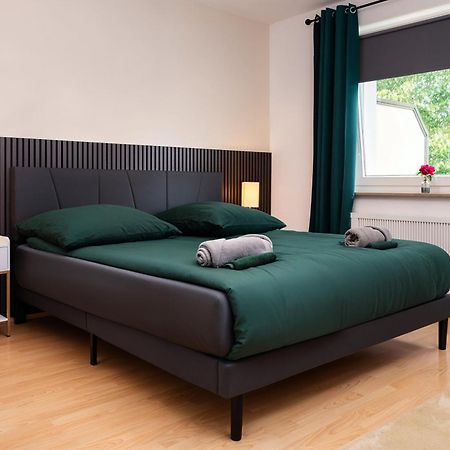Smart Home - Essen - Perfect For 5 Guests! Central - Balcony - Netflix - Free Parking Zone Екстериор снимка