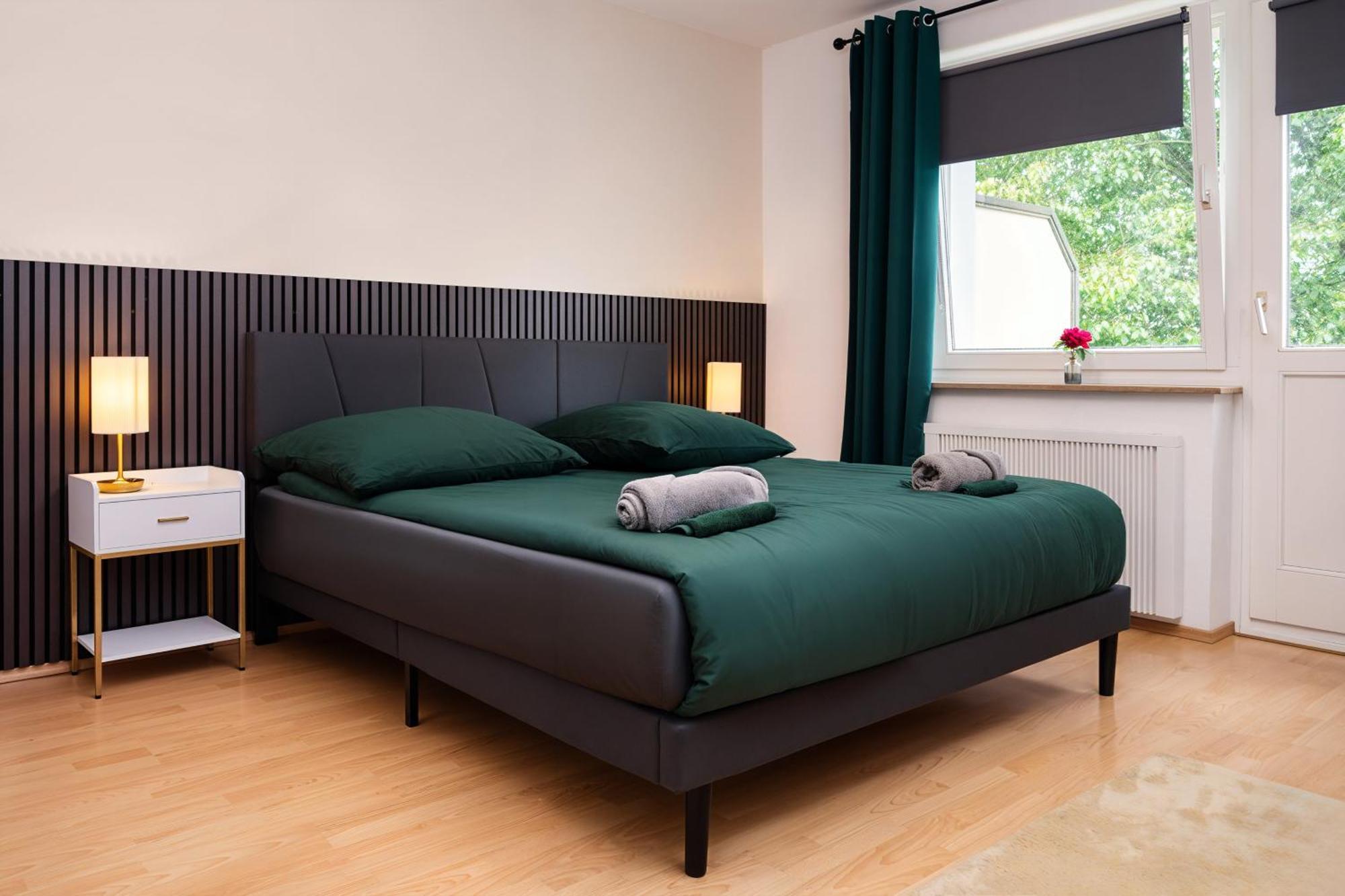 Smart Home - Essen - Perfect For 5 Guests! Central - Balcony - Netflix - Free Parking Zone Екстериор снимка