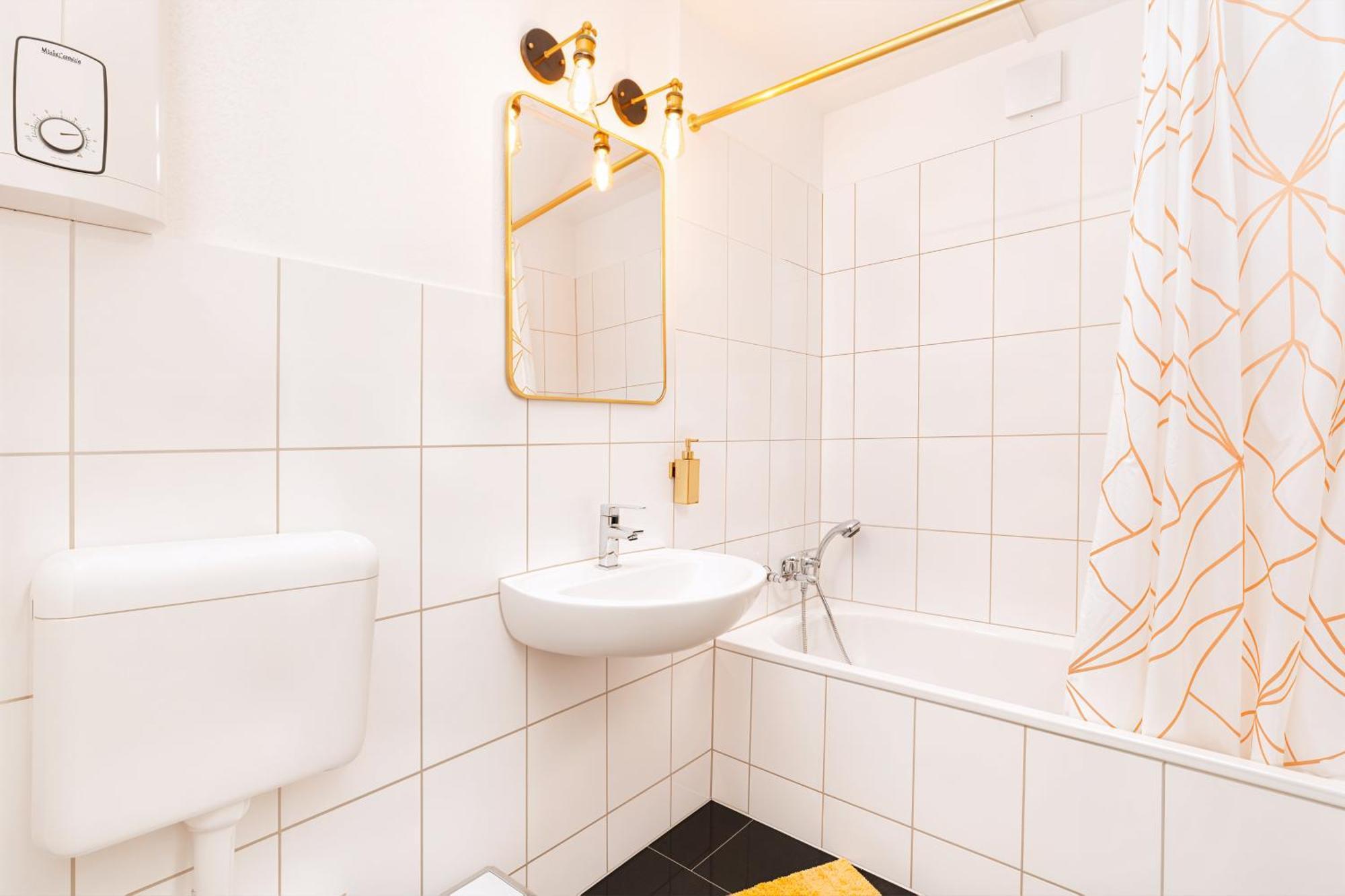 Smart Home - Essen - Perfect For 5 Guests! Central - Balcony - Netflix - Free Parking Zone Екстериор снимка
